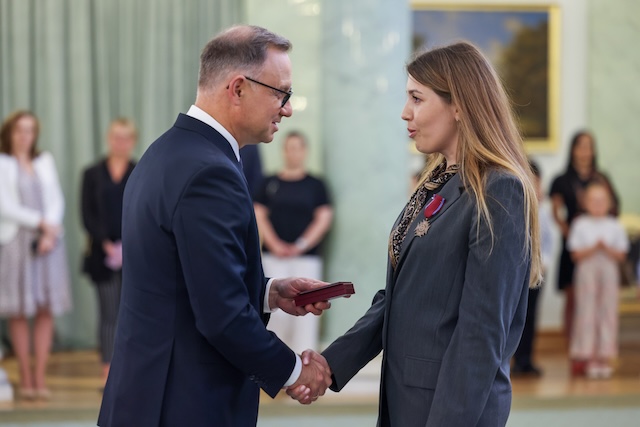 za wybitne zasługi w działalności na rzecz rozwoju medycyny i ochrony zdrowia