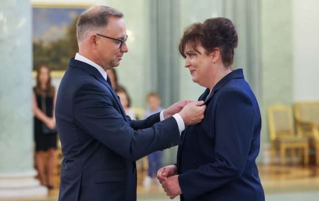 za wybitne zasługi w działalności na rzecz rozwoju medycyny i ochrony zdrowia