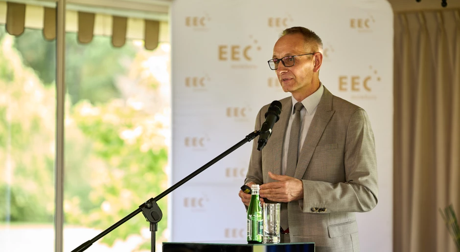 Dyrektor WIM prowadzący wywiad