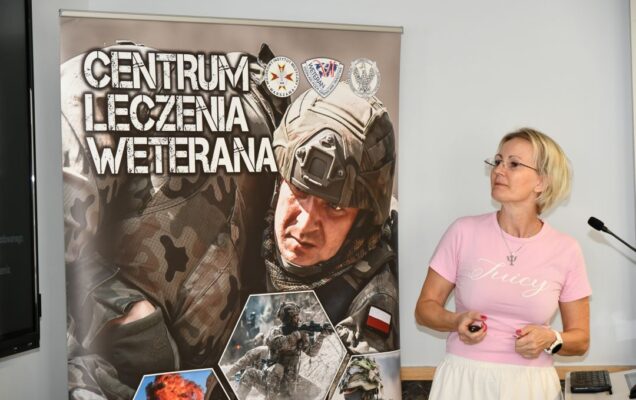 Prelegentka prowadzi prezentację 